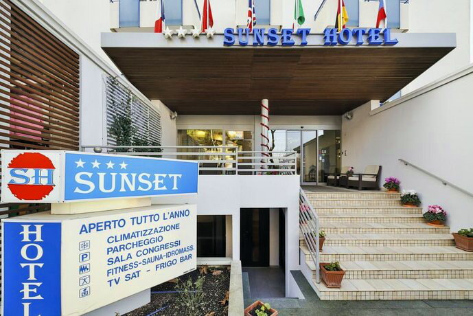 Hotel Sunset